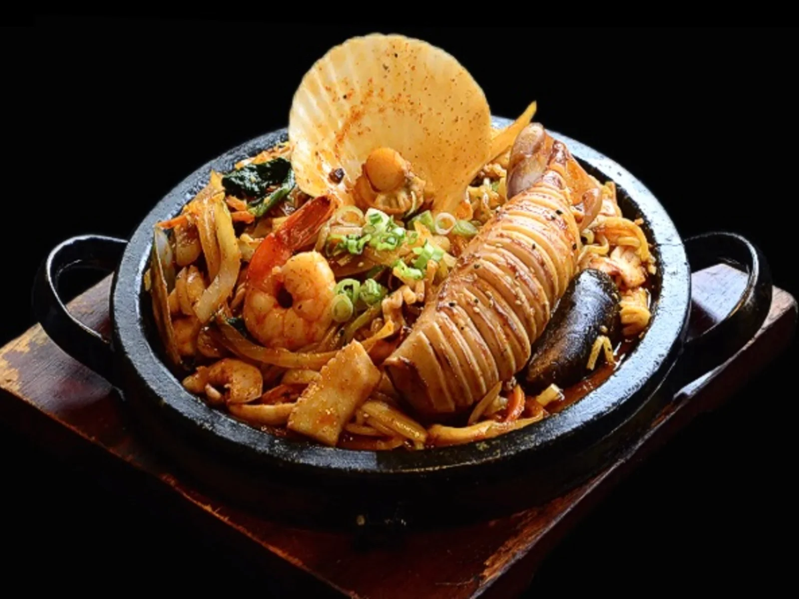 Stir-Fried Seafood Noodle (볶음짬뽕)