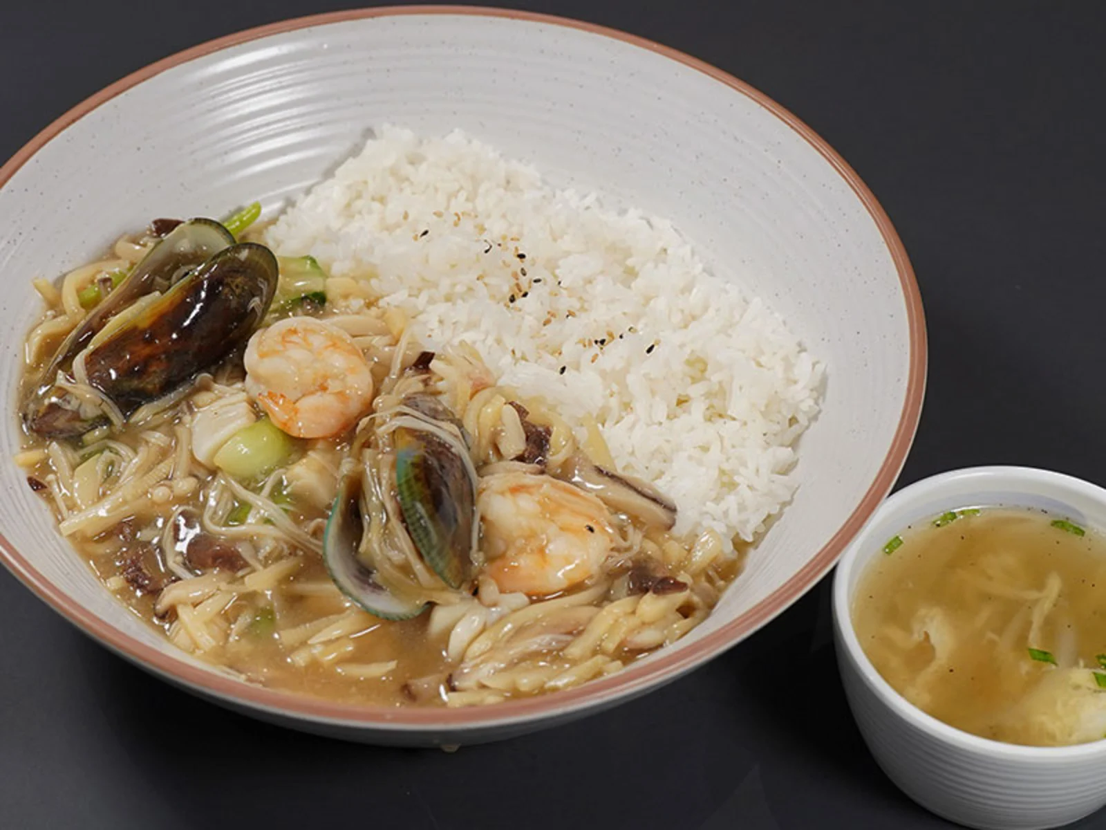 Stir-Fried Meat & Seafood with Rice (유산슬밥)