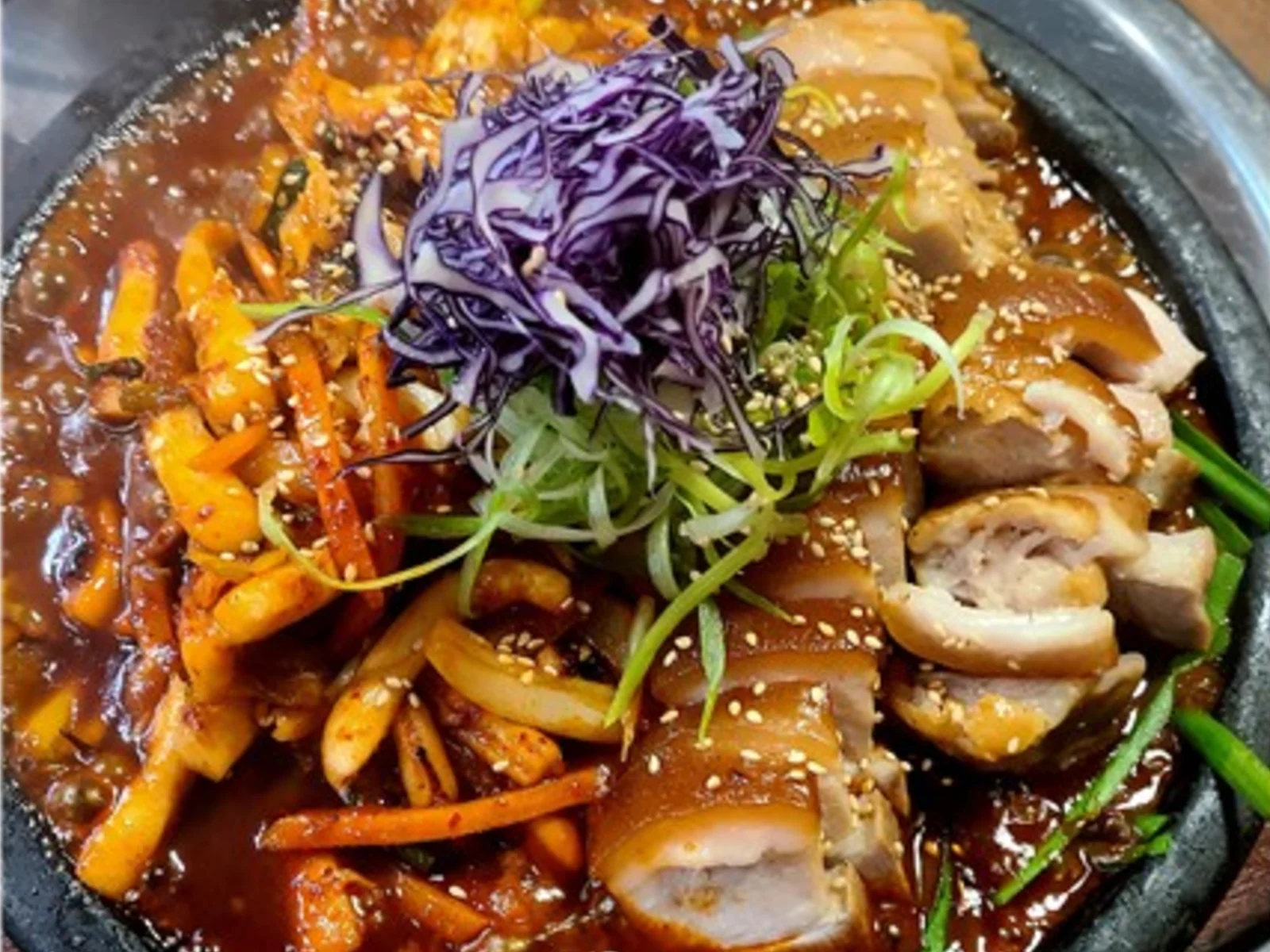 Smoked bossam & spicy stirred squid (오볶보쌈)